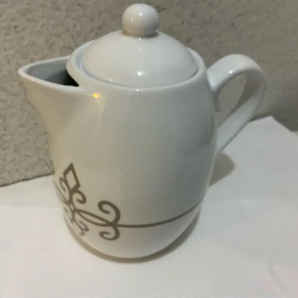 Starbucks 2015 30.4 Ounce Coffee/Teapot Carafe